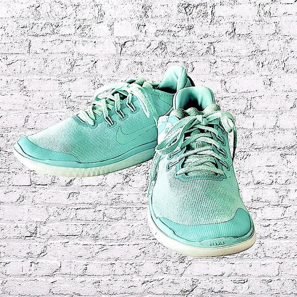 EUC! WOMEN’S NIKE FREE RN 2018 SUN ISLAND GREEN - Picture 6 of 9